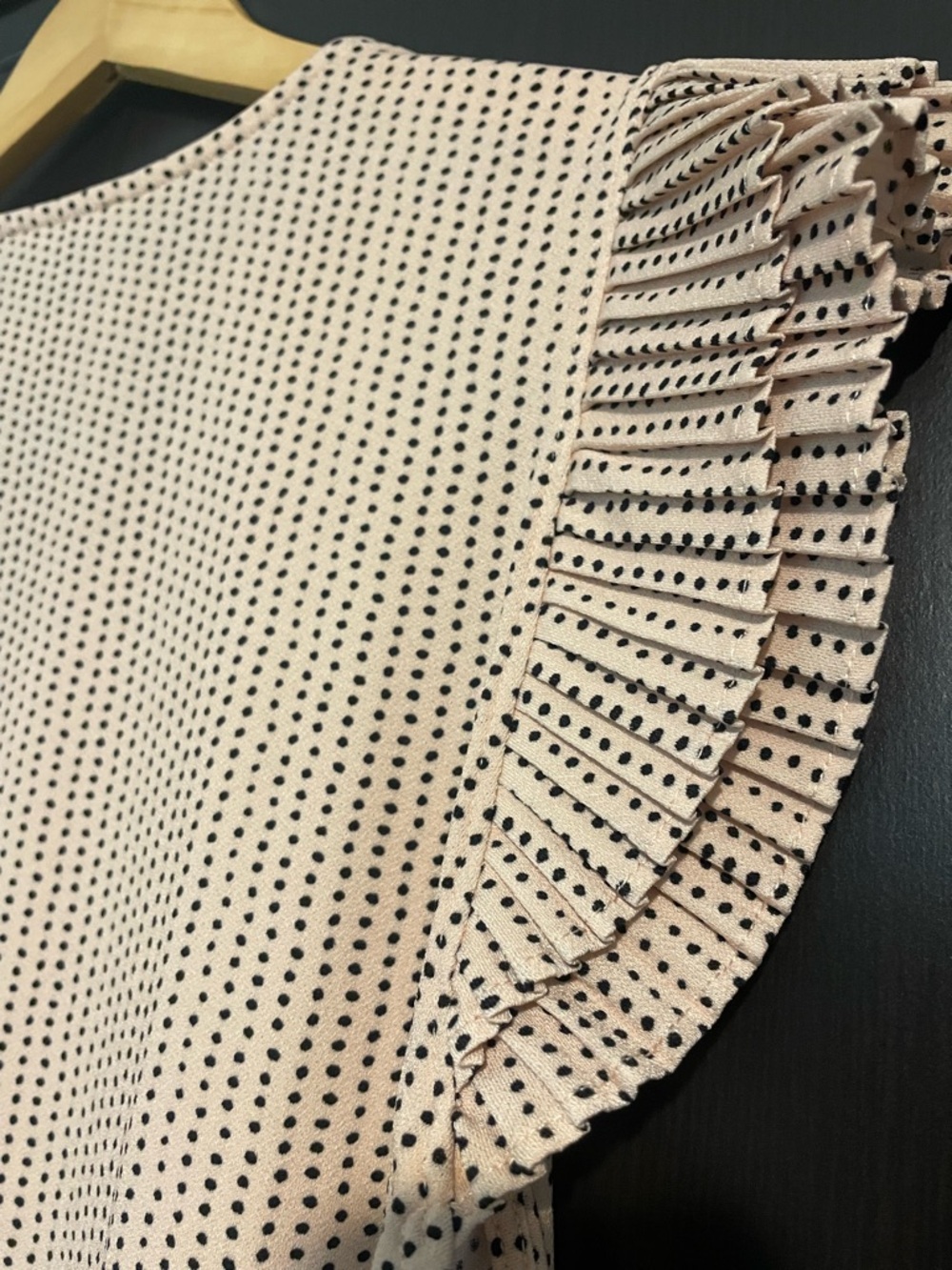 Adrianna Papell Blush Pink Polka Dot Sleeveless Top - Picture 3 of 6